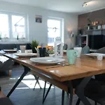 Friese24 *